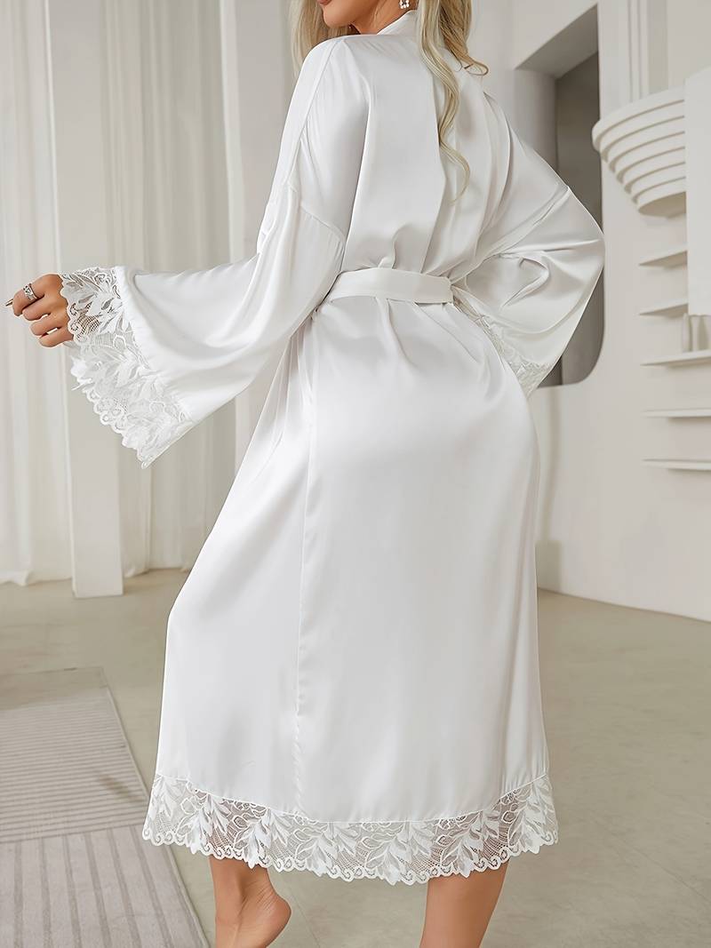 Peignoir Doux en Satin avec Bordure